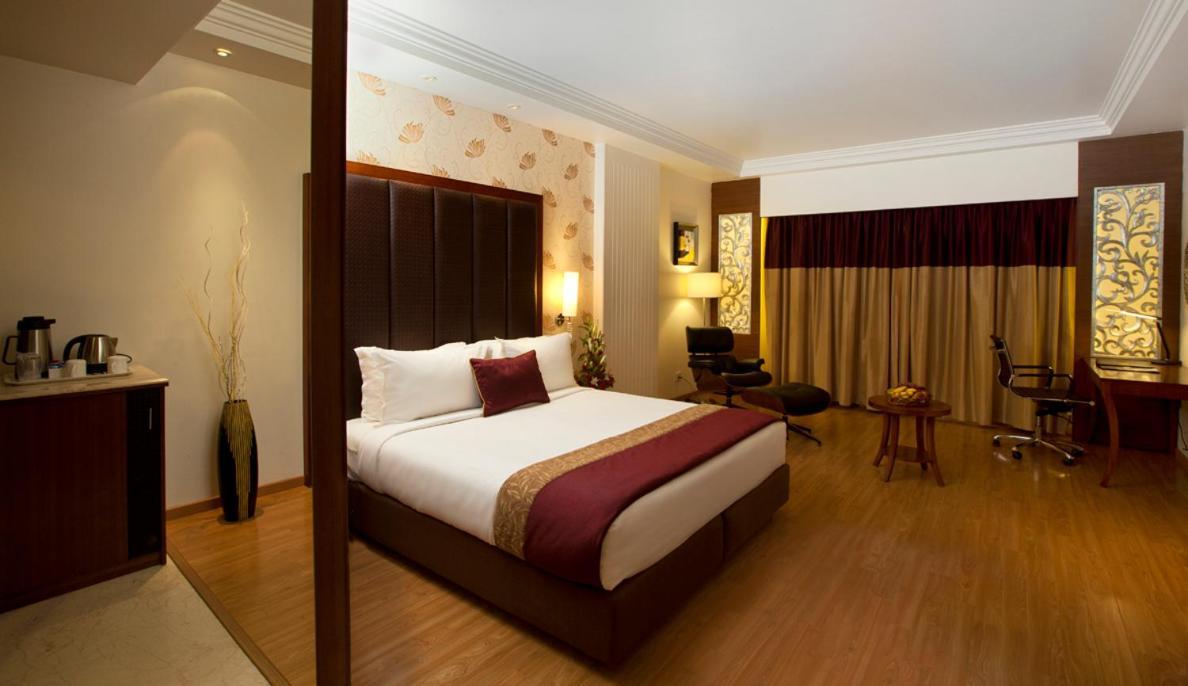 העיר בנגלור Hotel The The Grand Magrath מראה חיצוני תמונה