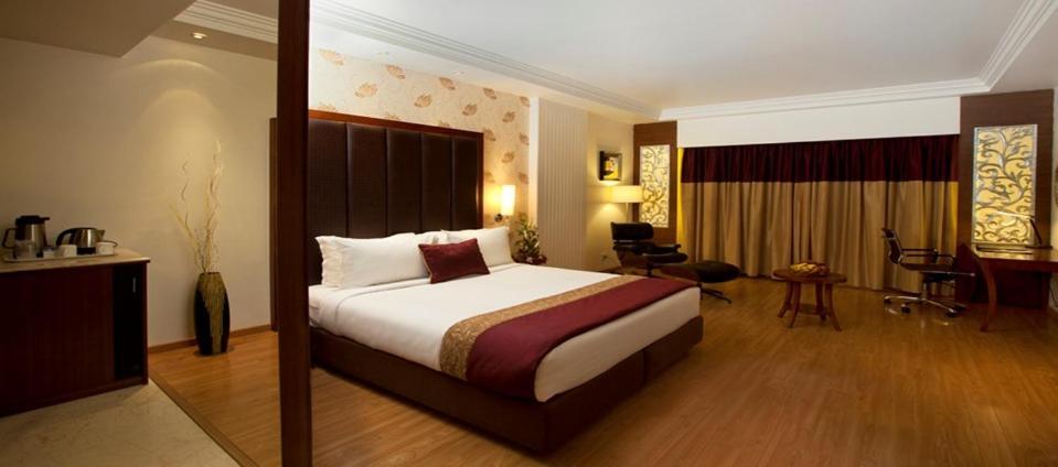 העיר בנגלור Hotel The The Grand Magrath מראה חיצוני תמונה