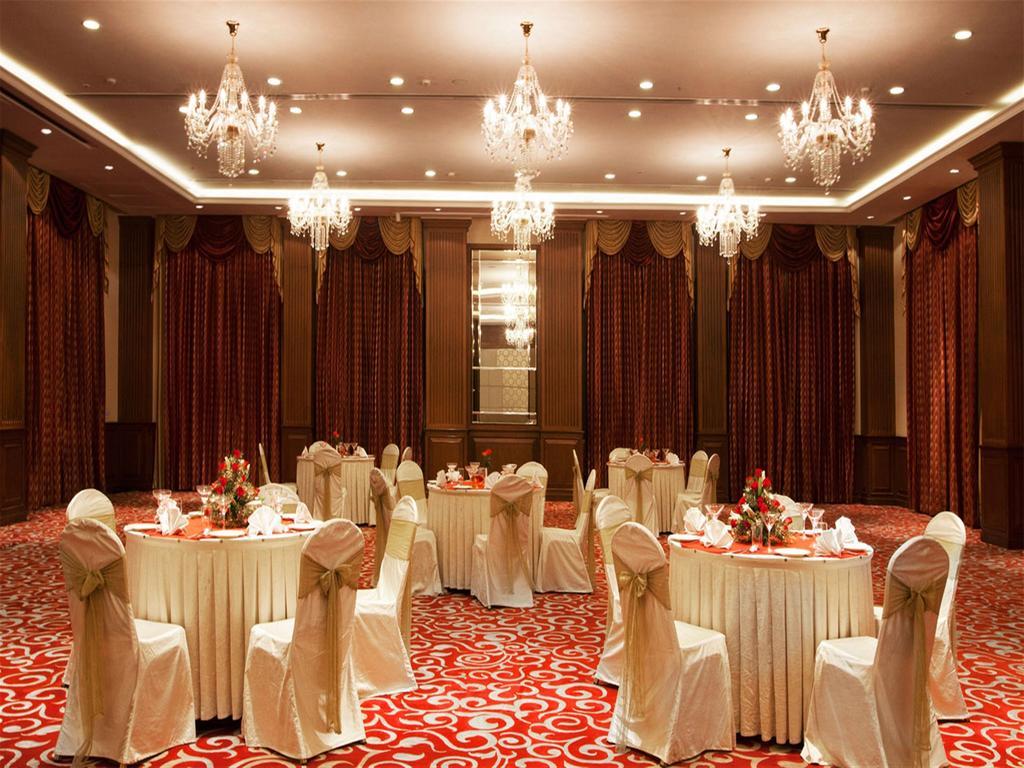 העיר בנגלור Hotel The The Grand Magrath מראה חיצוני תמונה