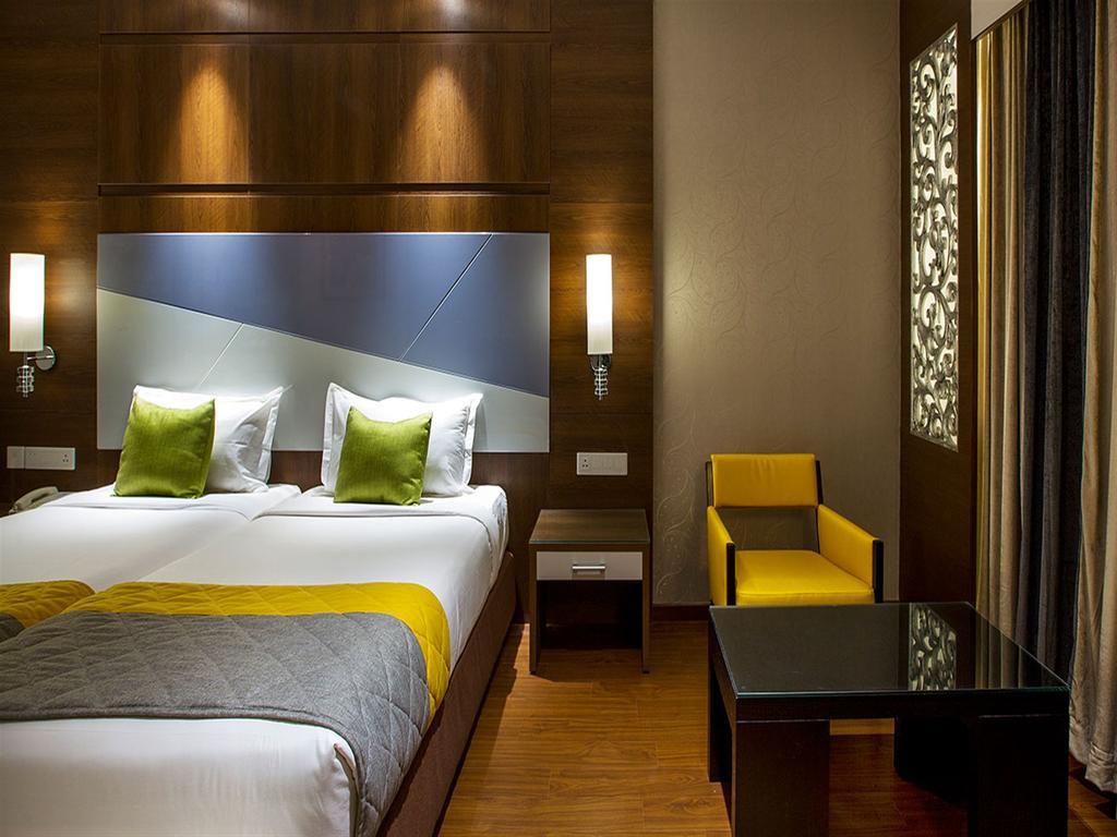 העיר בנגלור Hotel The The Grand Magrath מראה חיצוני תמונה